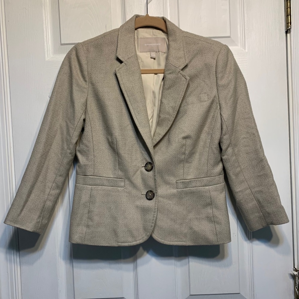 Banana Republic Blazer Size 8 Beige Textured Two-Button Tailored Career Jacket
